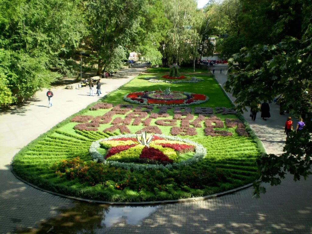 Парк николая островского в ростове на дону. Центральный парк горького ростов на дону. Самый большой парк в ростове. Парк им октябрьской революции ростов-на-дону. Самый большой парк в ростове.