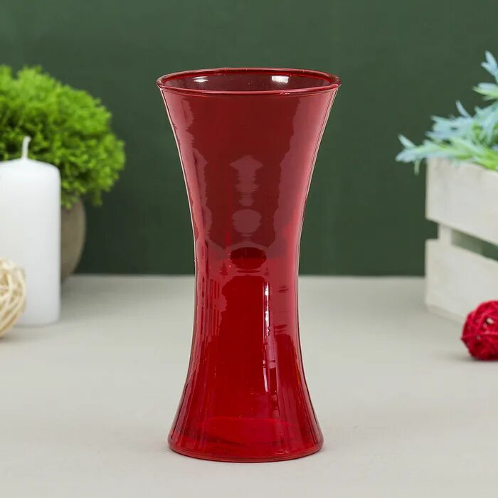 Глянцевая ваза. Красная ваза. Вазы из красного стекла. Ваза из красного стекла. Красная стеклянная ваза.