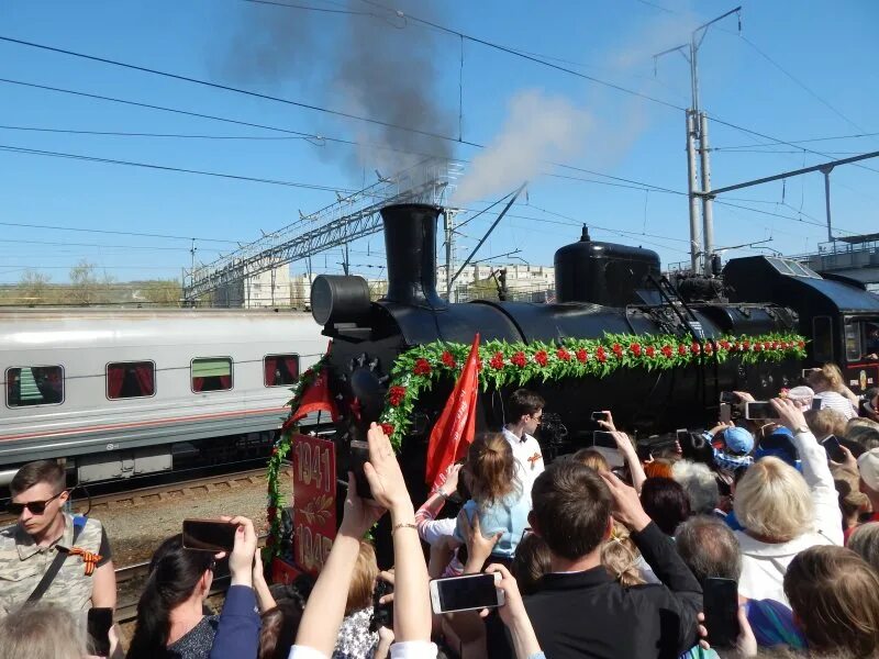 Поезд победы саратов. Татищево ретро поезд 2022. Эшелон Победы поезд Саратов. Поезд Победы Карамыш Саратовская. Ретро поезд Саратов 2023.