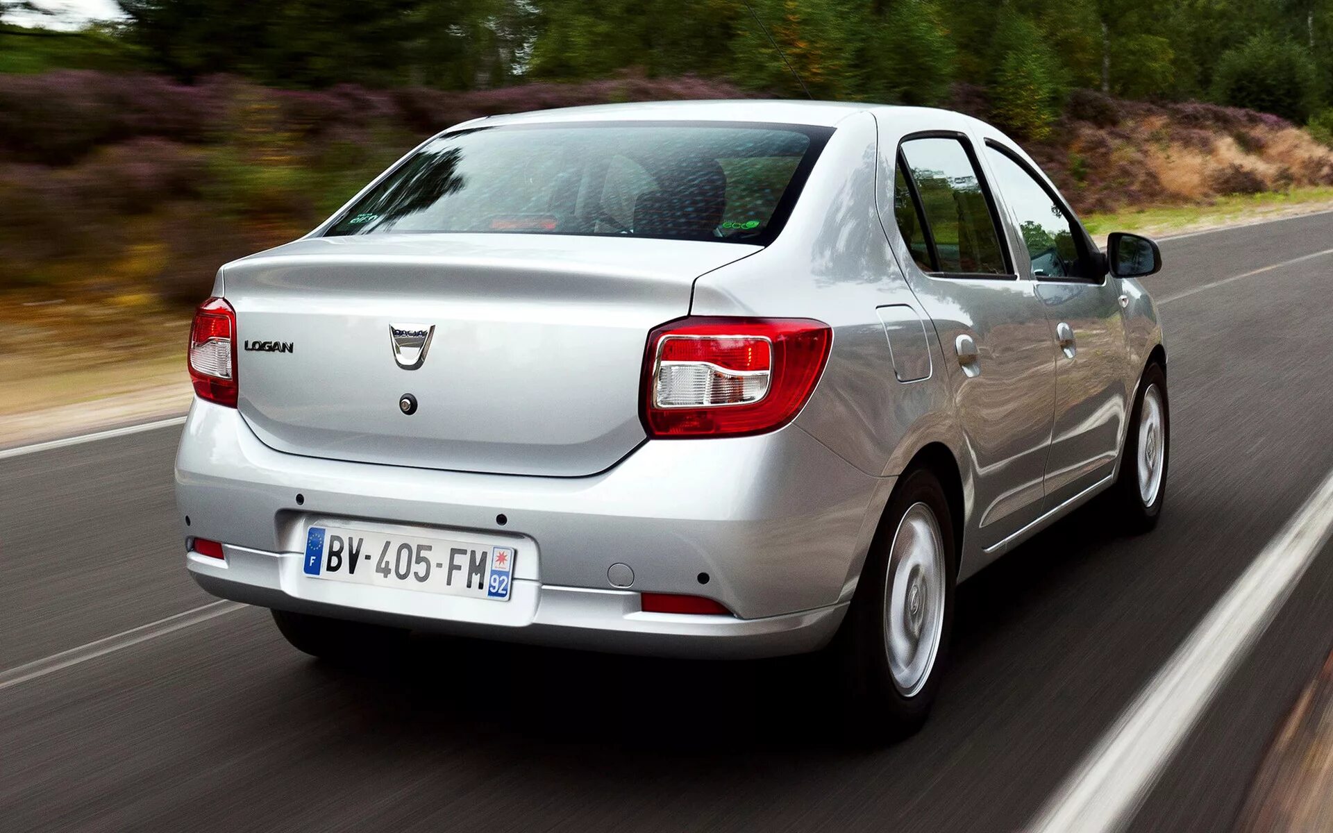 Рено Логан 2 поколение. Renault Logan 2013 2. Renault Dacia Logan. Рено Логан 2 поколения 2012.