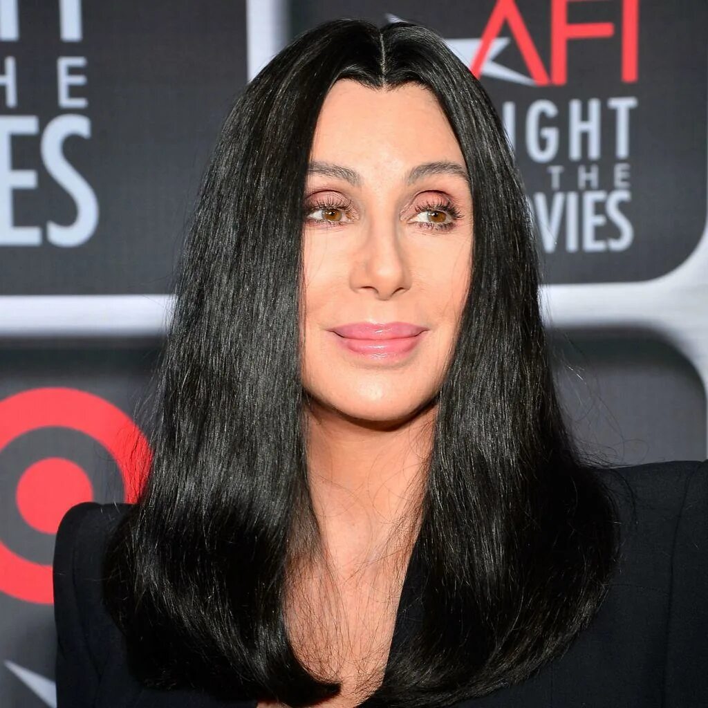 Как выглядит шер. Шер певица. шер сейчас. шер певица фото. cher певица сейчас.