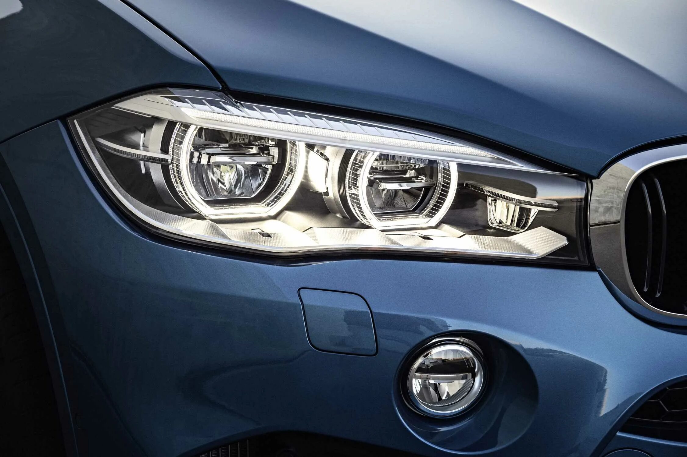 Фары BMW x6m. Фары x6 f16. BMW x6 led фары. Фары BMW x6 f16 Laser.