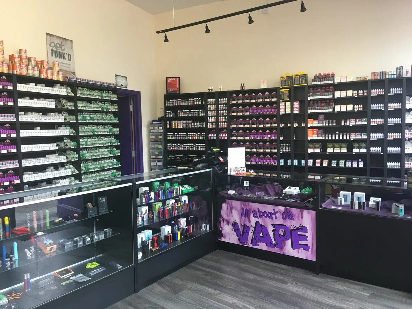 Vape shop вейп. Vape shop Пермь. Вейп Шор. Электронная сигарета вейб шоп.