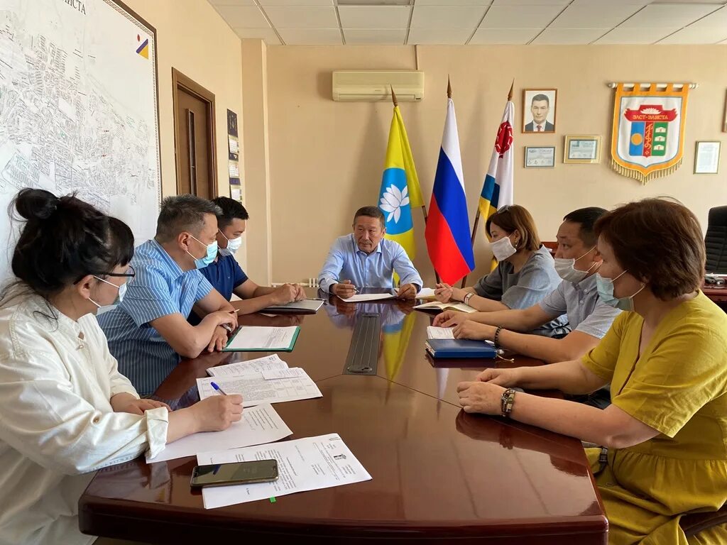 Руководитель уфк по республике калмыкия. Сайт уо г элиста. Профком работников образования калмыкии. Глава калмыкии. Шонхор гимназия классическая элиста.