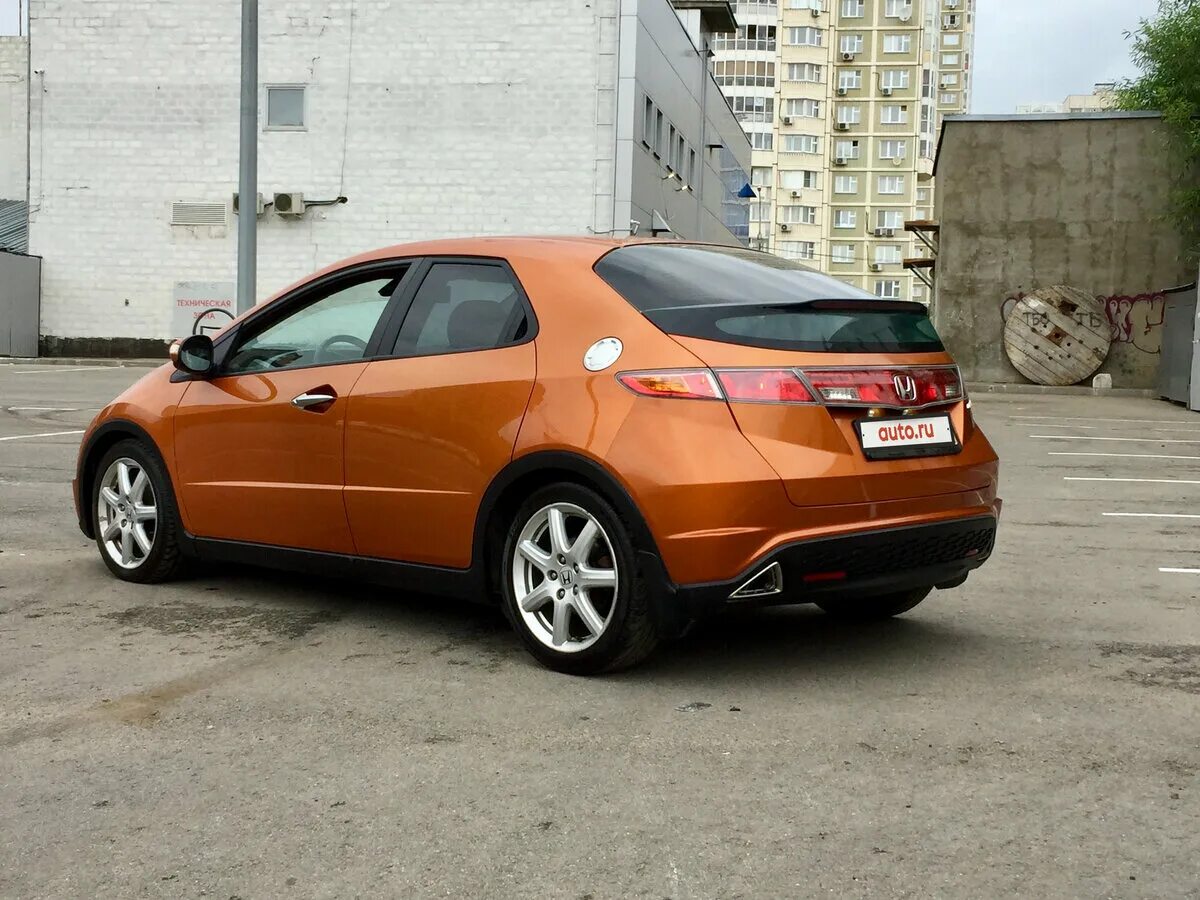 Купить хонда в уфе. Хонда Цивик оранжевая. Оранжевый Цивик 8. Honda оранжевая. Хонда оранжевого цвета.