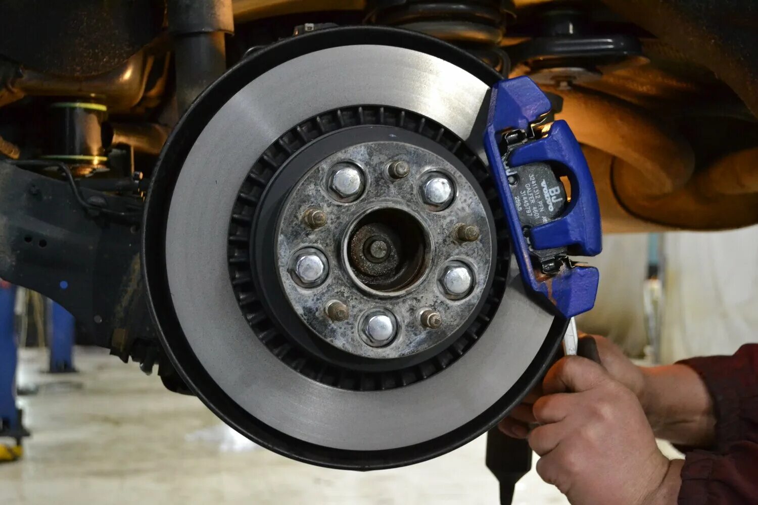 тормозная система тойота королла 150. ремонт тормозной автомобилей. ремонт тормозной системы. ремонт тормозной автомобилей. испытания тормозов на автомобиле.