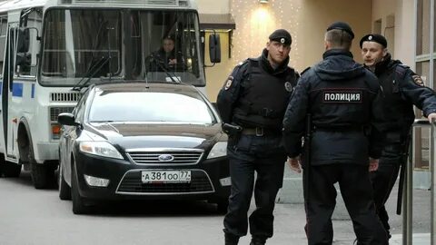 Много полиции