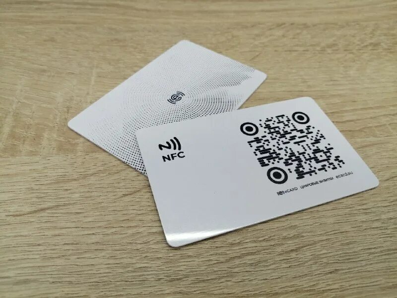Умная визитка. Умная визитка nfc. Пластиковые визитки. Nfc визитка. Бесконтактные электронные визитки.