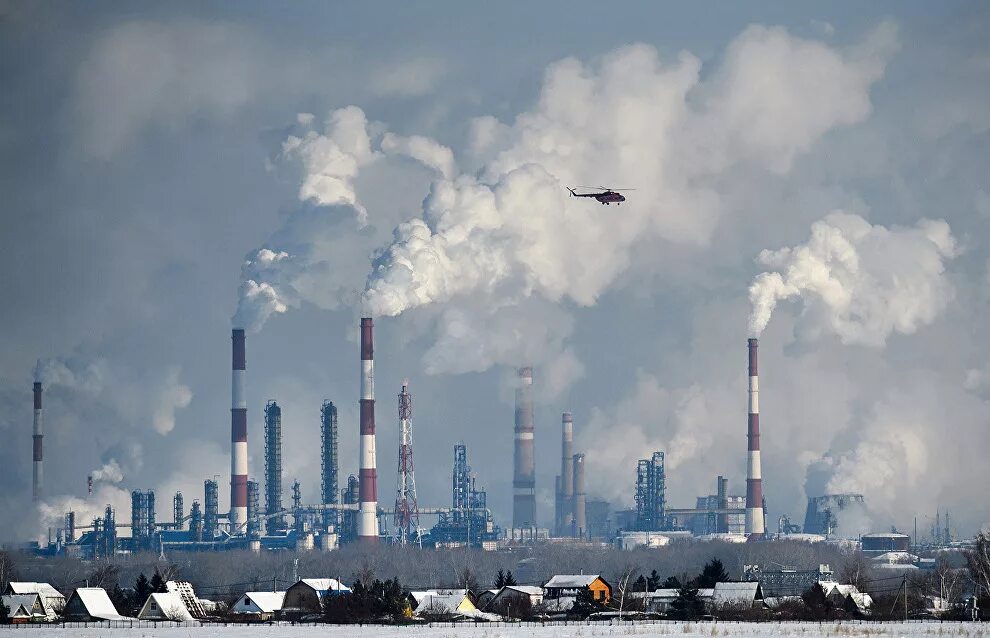 Какой воздух в городе. Омский нефтеперерабатывающий завод выбросы. выбросы в атмосферу омск нефтезавод. заводы загрязняют воздух омск. омский нпз экология.