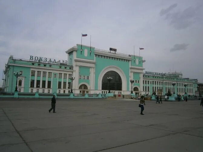 Новосибирск ЖД вокзал аэропорт. Ж.Д.вокзал Толмачево. Толмачево ЖД вокзал Новосибирск. Аэропорт Новосибирск до ЖД вокзала Новосибирск. Автобус жд вокзал новосибирск до аэропорта