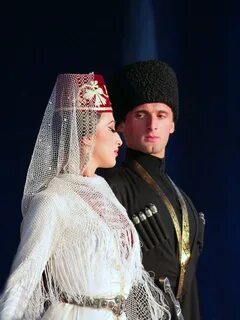 Народные костюмы осетии