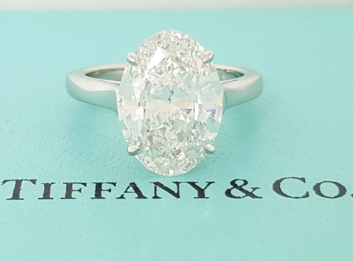 Кольцо Тиффани 5 бриллиантов. Tiffany co pt950 кольцо. Тиффани Солитер Тиффани кольцо. Кольцо Тиффани Диамант хуп.