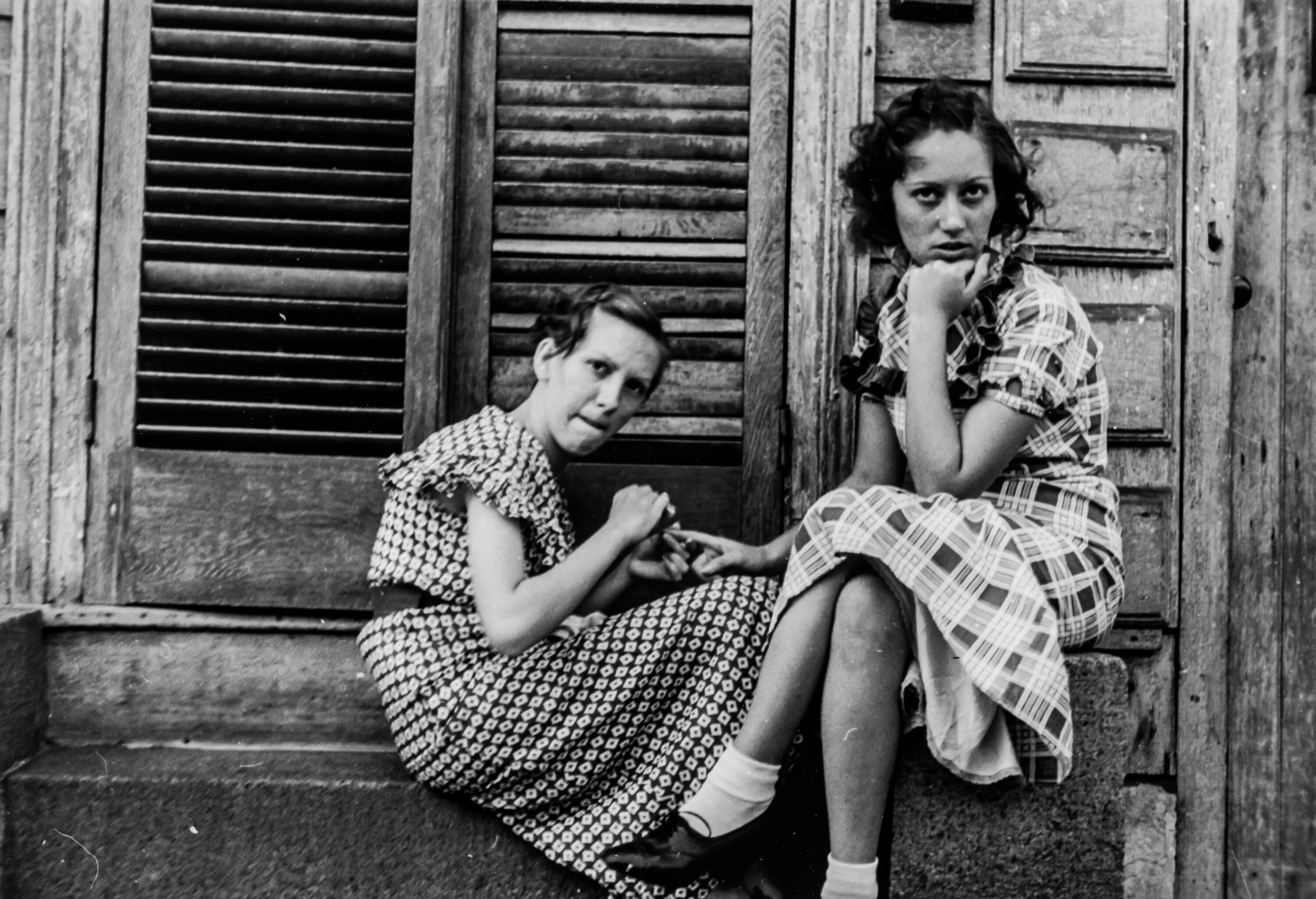Старые фото. Бен Шан фотографии. Старая черно белая фотография. Ретро. Ретро снимки.