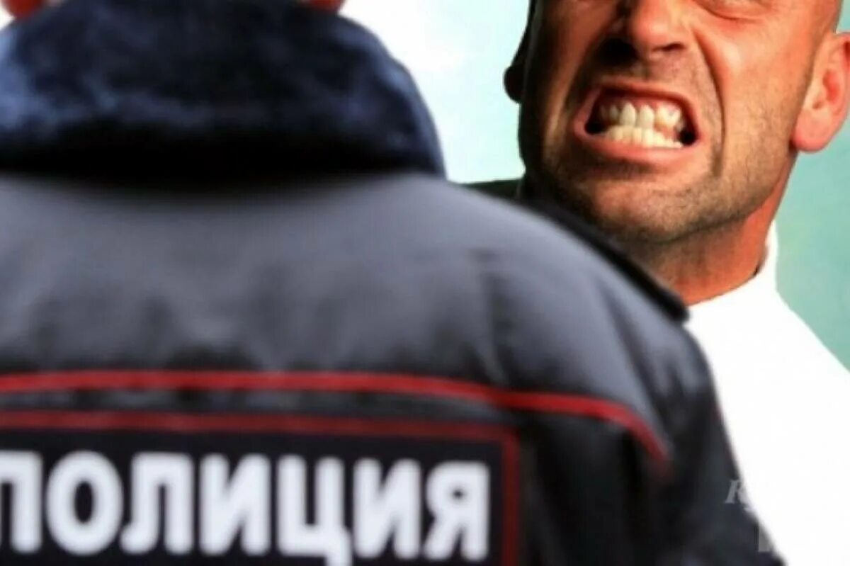 Нападение на сотрудника полиции при исполнении статья. Оскорбление сотрудника полиции. оскорбил полицейского.