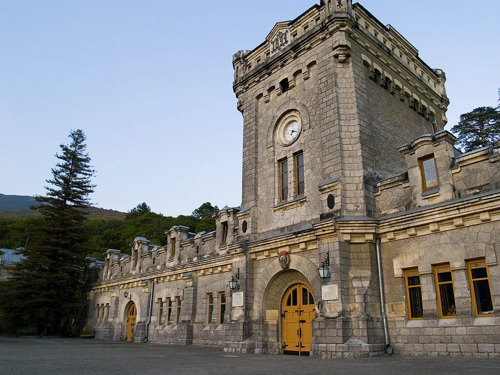 завод ялтинская. завод ялтинская. массандровский винзавод ялта. крымский завод массандра. массандровский винзавод ялта.