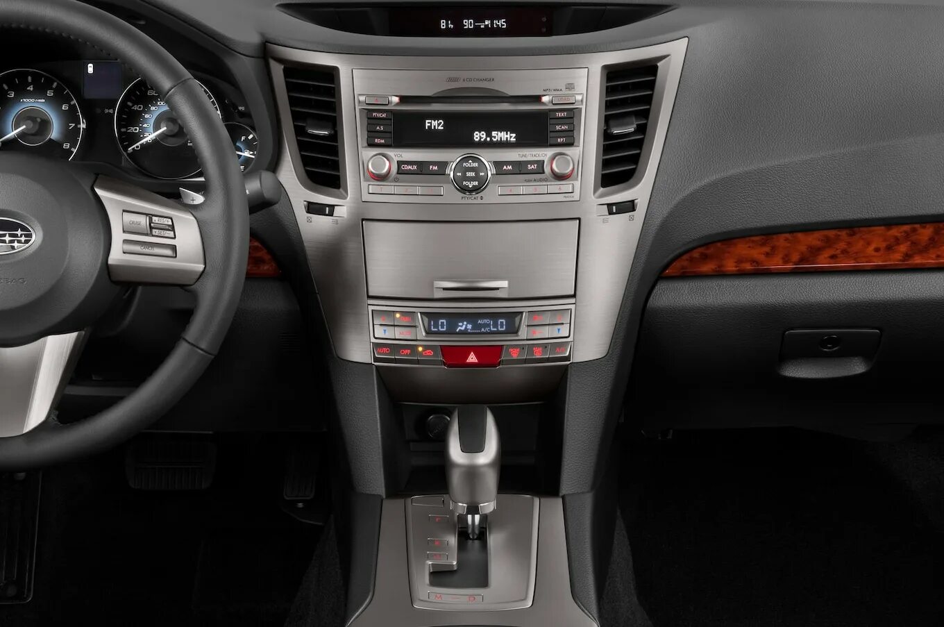 Субару аутбек панель. Панель приборов субару аутбек 2007. Subaru outback 2005 салон. Subaru outback 2007 приборная панель. Приборка legacy sti.