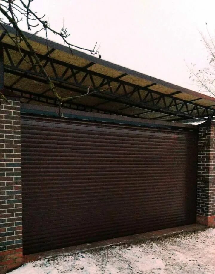 Дорхан коричневые рольворота. Подъемные ворота во двор дорхан. Рольворота своими руками. Рольворота своими руками. Ворота рольставни (тип профиля 45).