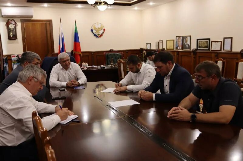 Мбу махачкала 1 директор. Махачкала логотип. Мбу махачкала 1. Махачкала известия, мбу "махачкала-1" расформируют ?. Мбу махачкала.