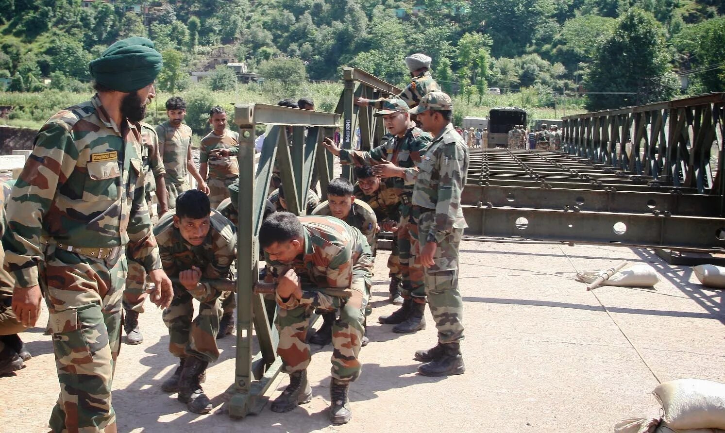 Army engineers. Mission kashmir 2000. army engineer. hal prachand of army aviation corps индия фото. indian army - mission pok авы.