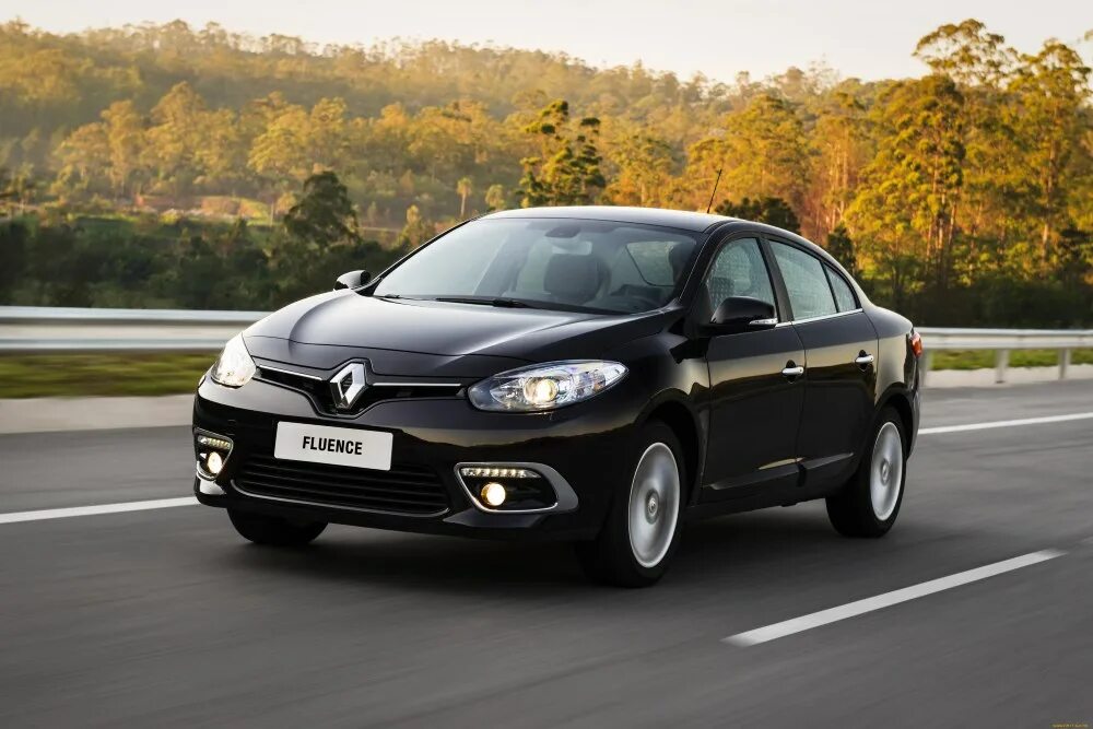 Сравнение Reno Fluence 1 поколение и Volkswagen Polo 5 поколение Владислав Мазал