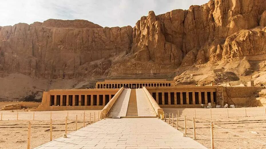 Петра иордания. Долина цариц луксор. Луксор долина царей. Храм хатшепсут, луксор, египет. Долина царей в луксоре.