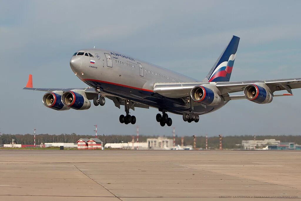 Полет ил 96. Ил 96 грузовой. Ил-96-300 96007. Самолет ил-96-400впу. Ил-96-300пу.