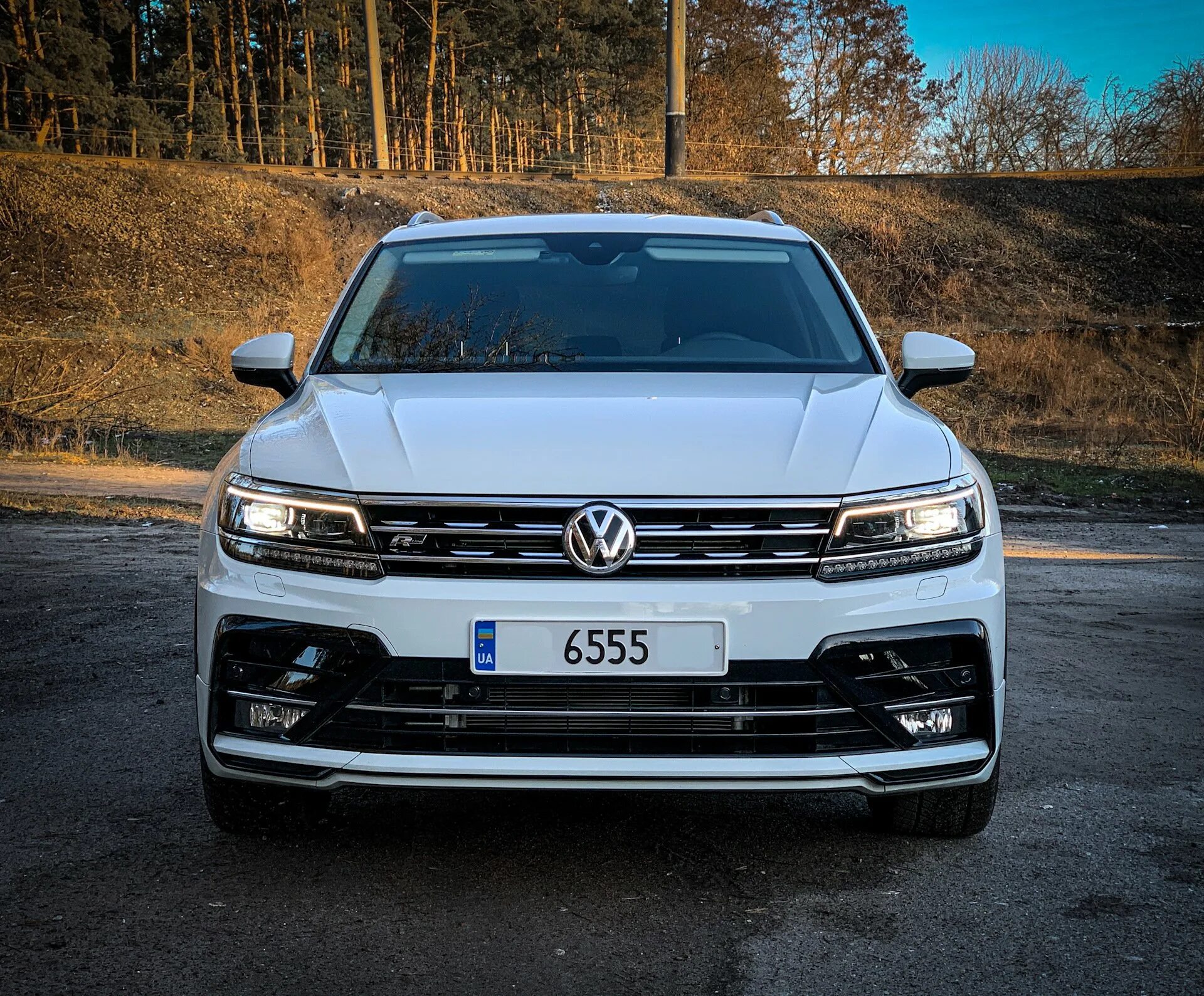 Tiguan r line. VW Tiguan r-line. Volkswagen Tiguan 2021 r line. Tiguan r line 2018. Vw r line