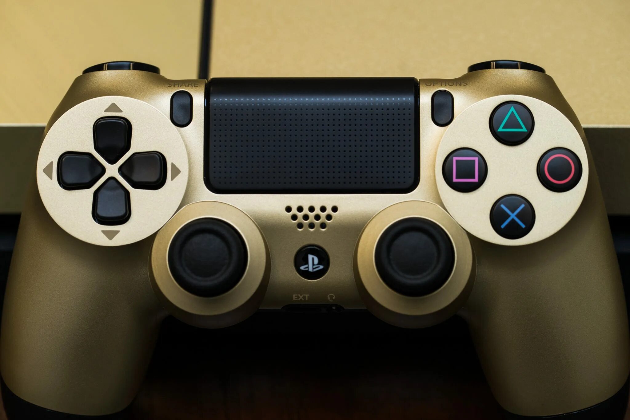 Ps4 gold edition. Плейстейшен 4. PLAYSTATION 4 Gold. PLAYSTATION разные. Рисунок геймпада ps4.