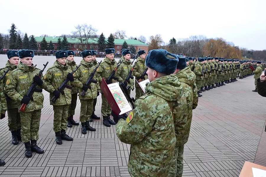 Присяга в Брестской крепости. Присяга Белоруссии. Военный часть в Бресте. Пограничники Брестской крепости. Брест военных