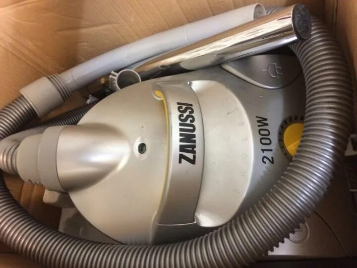 Французская софа. Пылесос zanussi 2100w. 2100 750. Синий диванчик. Блок питания dell 750w (1c8rf).