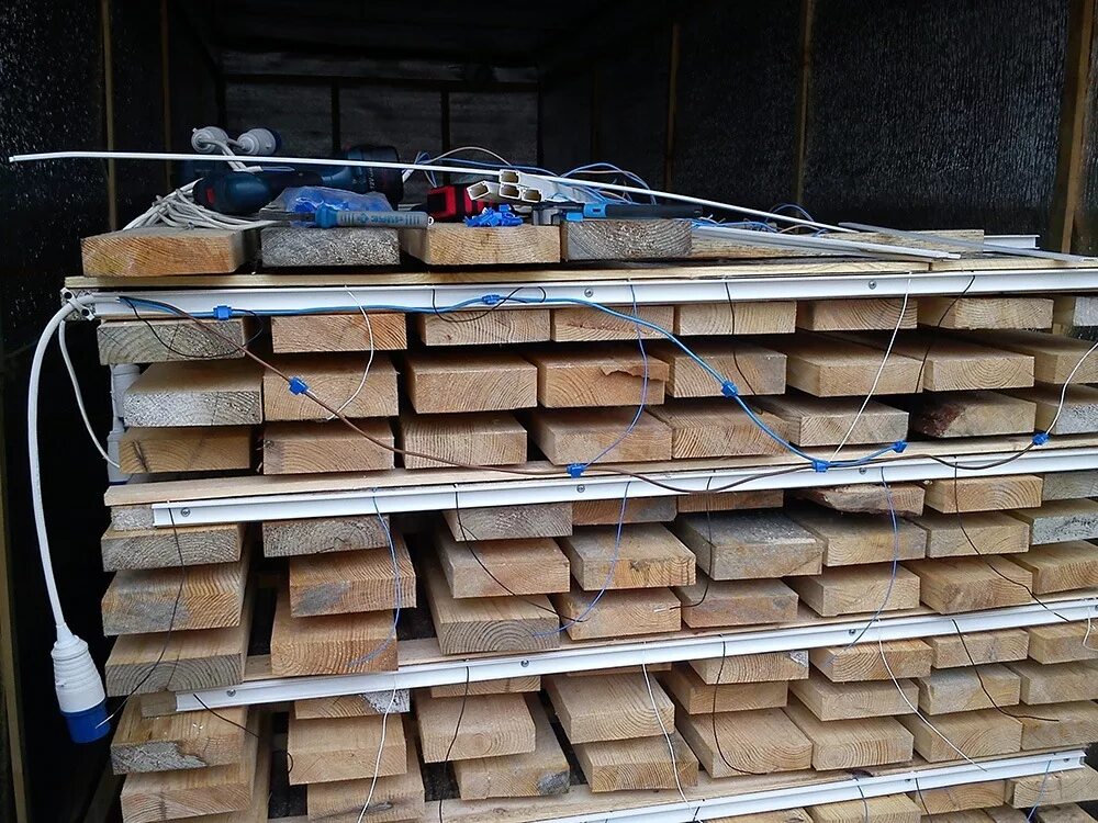 способы сушки дерева. методы сушки древесины. как высушить древесину. пластины для сушилки доски. как высушить древесину.