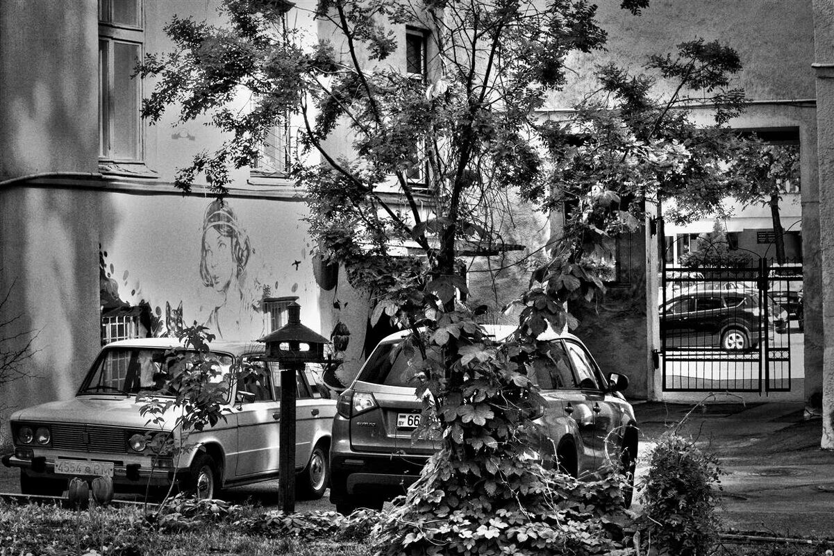 Любимый мой дворик слова. Любимый мой дворик слова. Мой маленький дворик ноты. Мой дворик ты очень мне дорог. Мой дворик ты очень мне дорог.