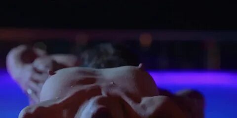 Sarah Shahi - SexLife T1E1 (72).png.