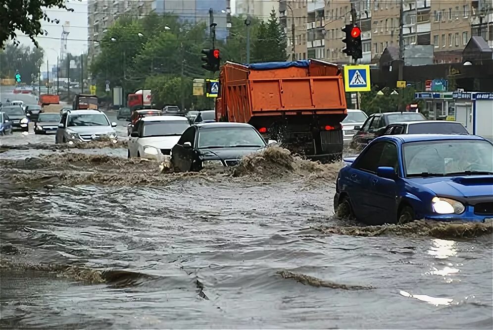 Когда закончится дождь в самаре. Ливень в Самаре. Ливень в Самаре сегодня. Дождь в Самаре вчера. Самара вчера ливень.