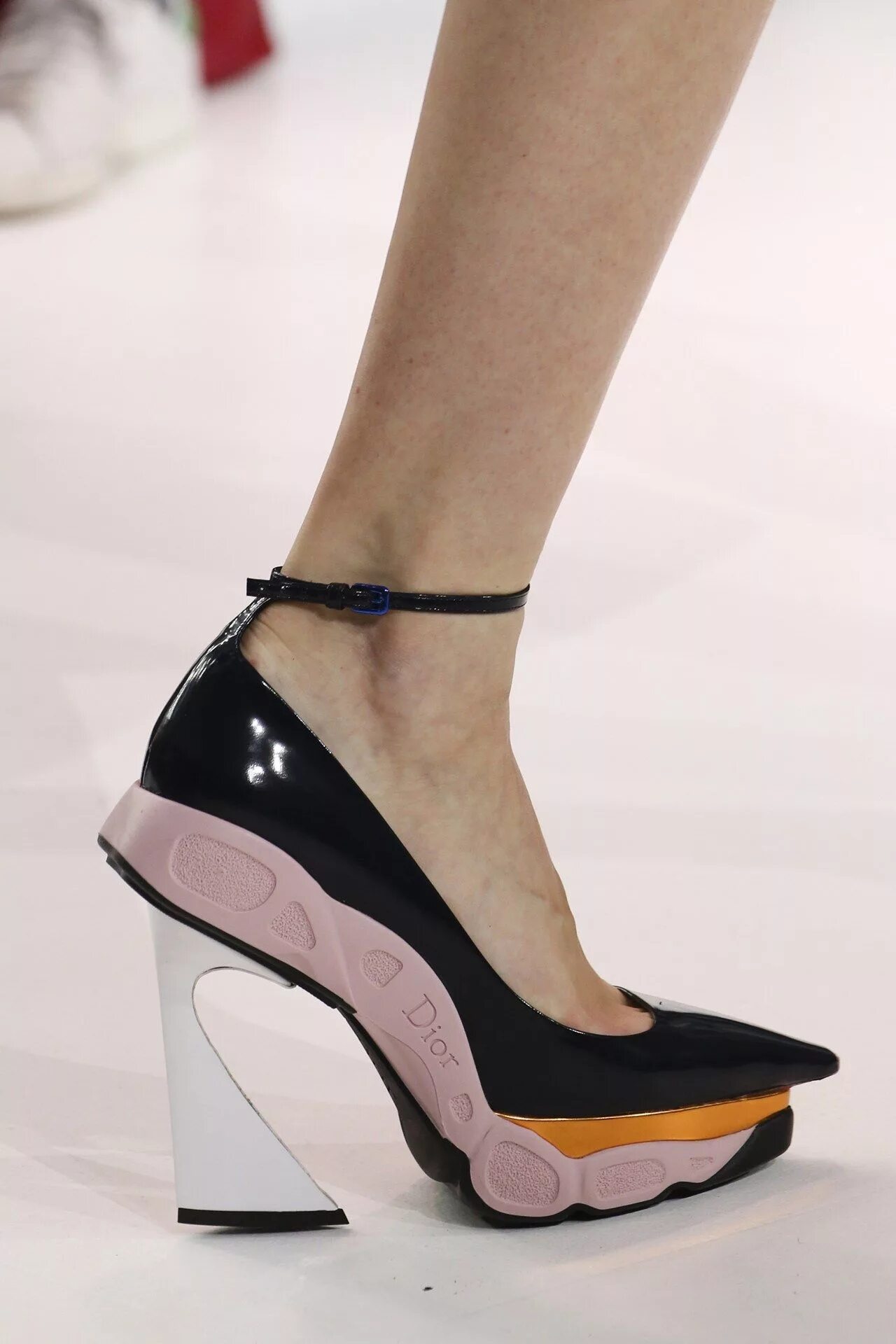 Современные туфли. Современные туфли. Туфли женские лодочки. Туфли женские 2022. Туфли современной ведьмы.