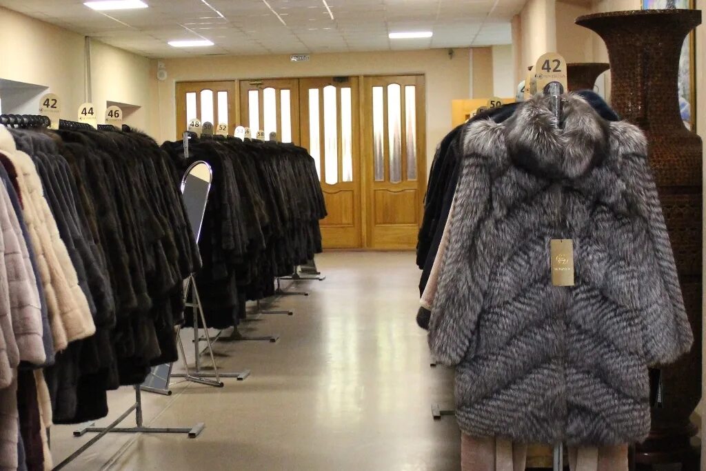 Выставка шуб. Авито шубы. Шубы дк. Карусель товаров овчины. Шубы дк.