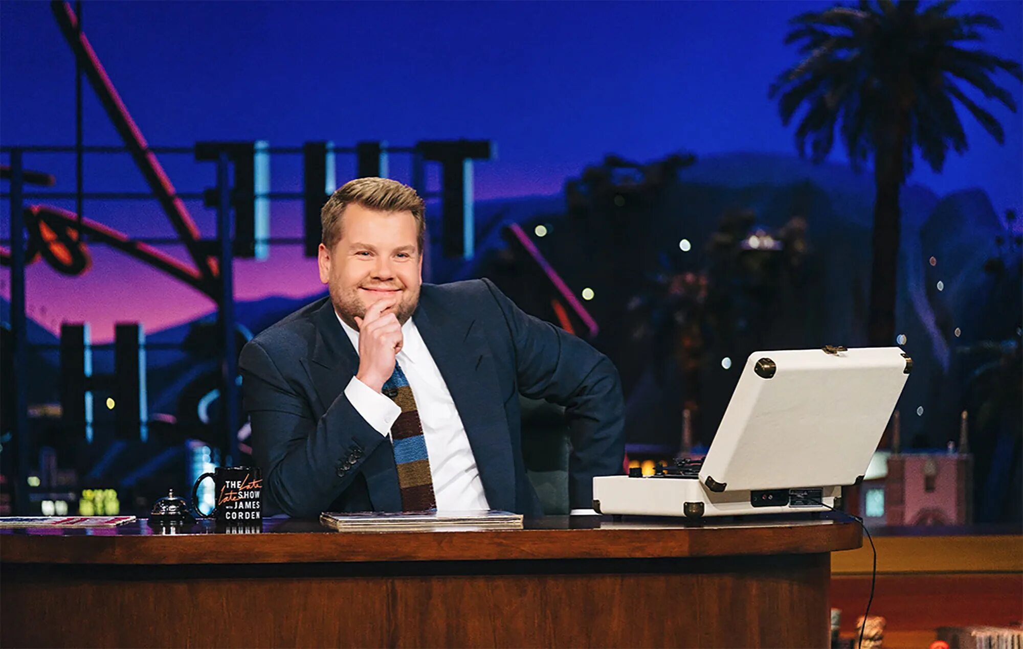 Шоу James Corden. James Gordon show. The late late show with James Corden. Show with James Corden.