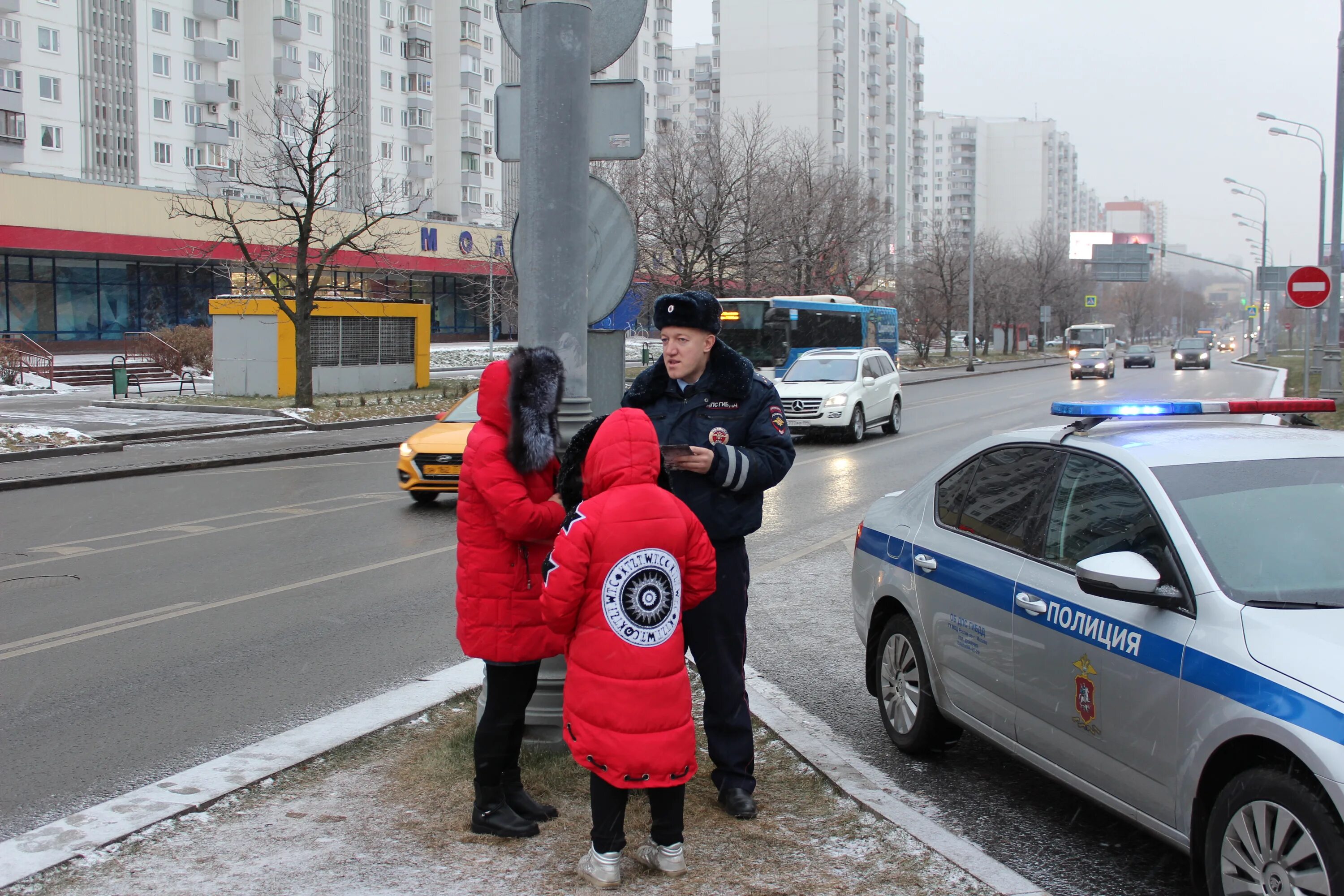 ДПС для детей. Госавтоинспекция. Госавтоинспекция Москвы детям. Профилактическое мероприятие перекресток.