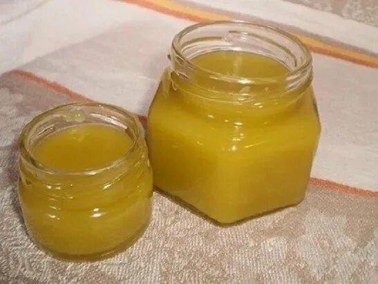 Пчелиный воск и масло мазь. Чудо мазь прополисная. мазь из прополиса и растительного масла. мазь из пчелиного воска и растительного масла. мазь из прополиса с воском.