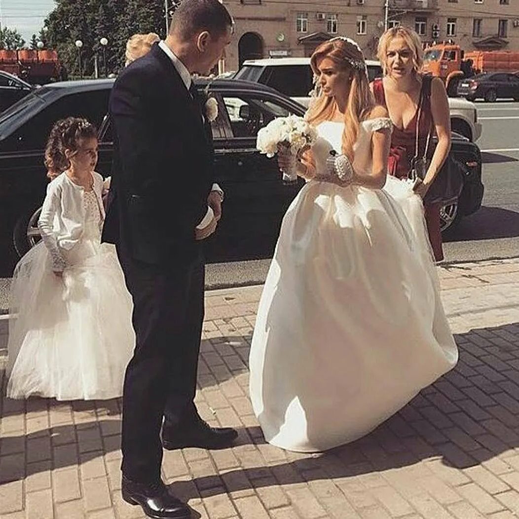 Свадьба блогеров. Свадьба ксении бородиной и курбана омарова. ксения бородина свадьба с курбаном. бородина и омаров свадьба. курбан омаров свадьба.