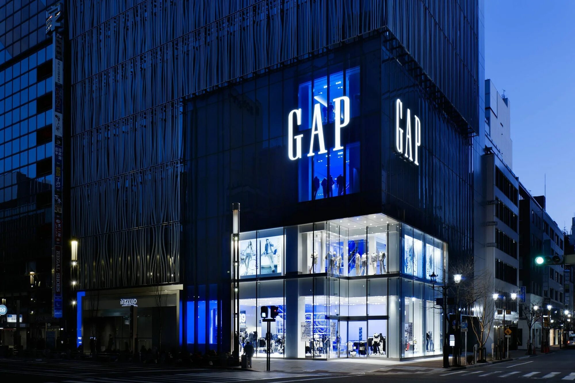 Gap компания. Магазины gap в США. Gap Inc бренды. Гэп магазин в США. Гап Ритейл.