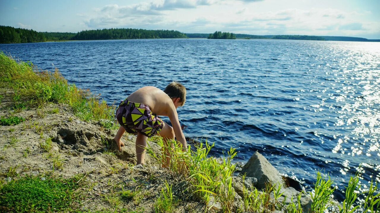 Однажды обходя окрестности. Обходя окрестности Онежского озера. Обходя окрестности Онежского озера отец.