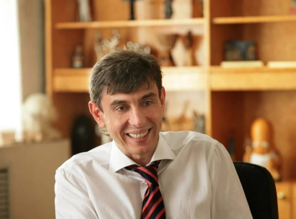 Дмитрий борисович зимин династия. Дмитрий борисович зимин. Основатель фильм 2016. Основатель додо пицца фёдор. Включи основатель.