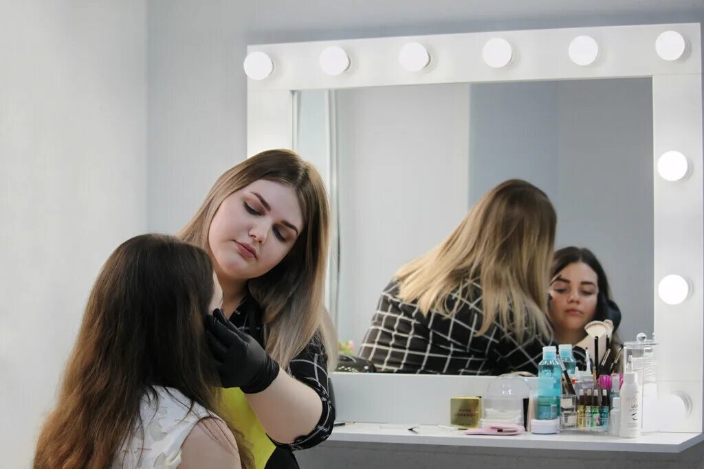 Девчата салон красоты тула. Салон красоты девчата люберцы. Девчата салон красоты рязань. Ведущая передачи студия красоты на канале карусель. Салон красоты девчата люберцы.