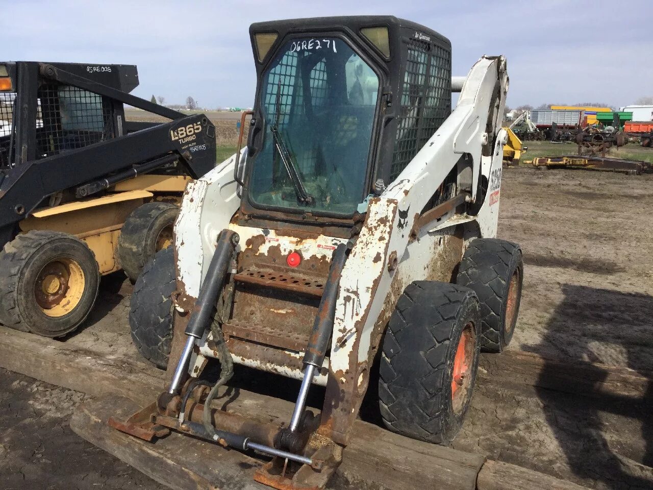 Bobcat s250. Бобкэт s250. Погрузчик Bobcat s130, s250, s2505h. Bobcat 250. Bobcat t190.