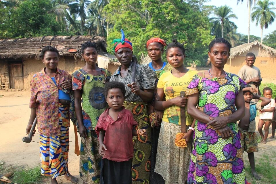 Демократическая республика конго банту. Конго браззавиль люди. Народы населяющие конго и их основные занятия. Демократическая республика конго жители. Пигмеи уганды.