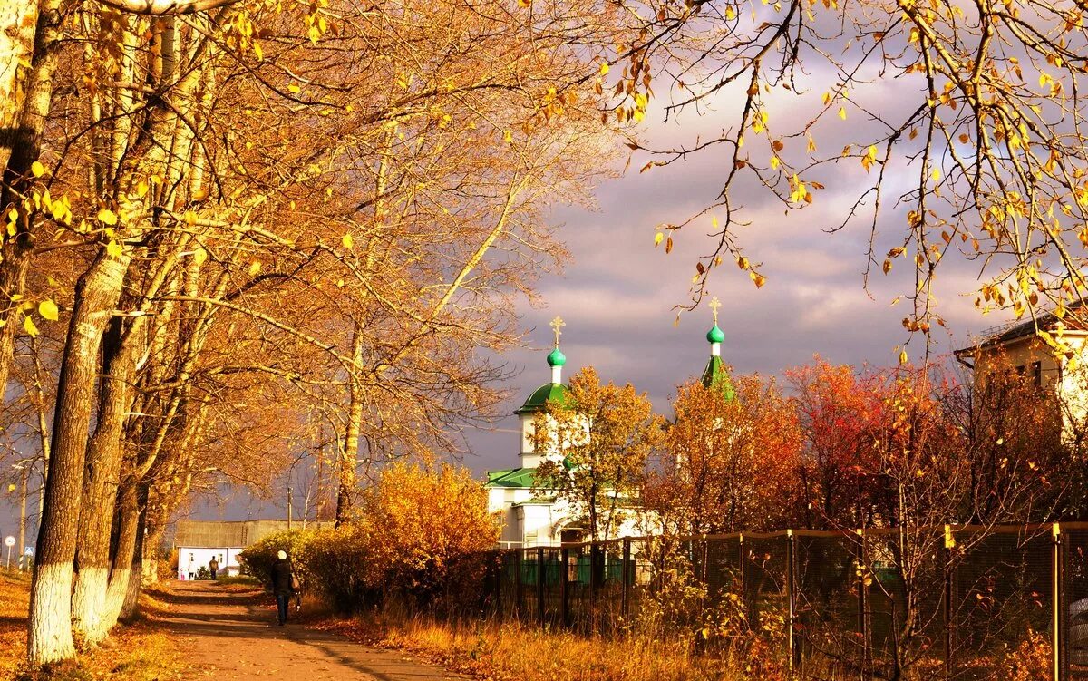 Св осень. Церковь Тамбов осень. Никольский монастырь Тула осень. Осенний православный храм в Архангельской области. Чебаркуль храм осень.