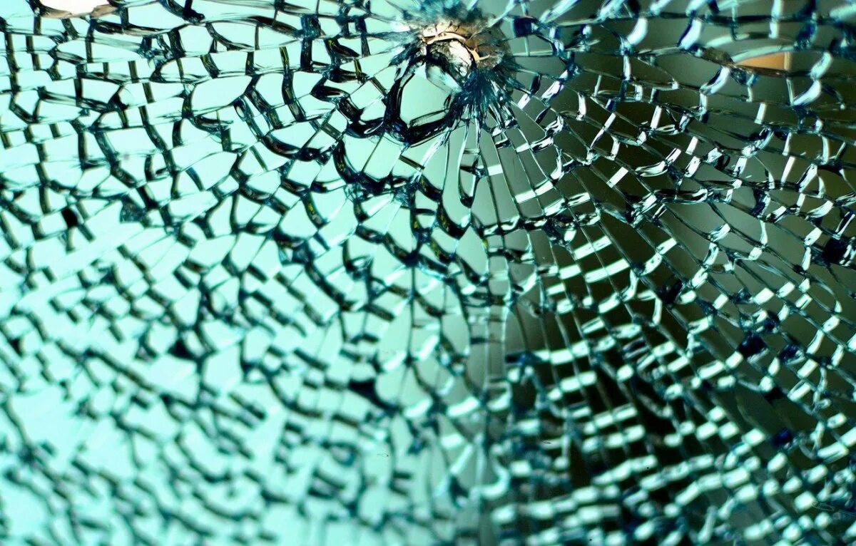Разбитое лобовое стекло. Разбитое стекло. Потресканное стекло. Разбитое стекло. Текстура разбитого стекла.