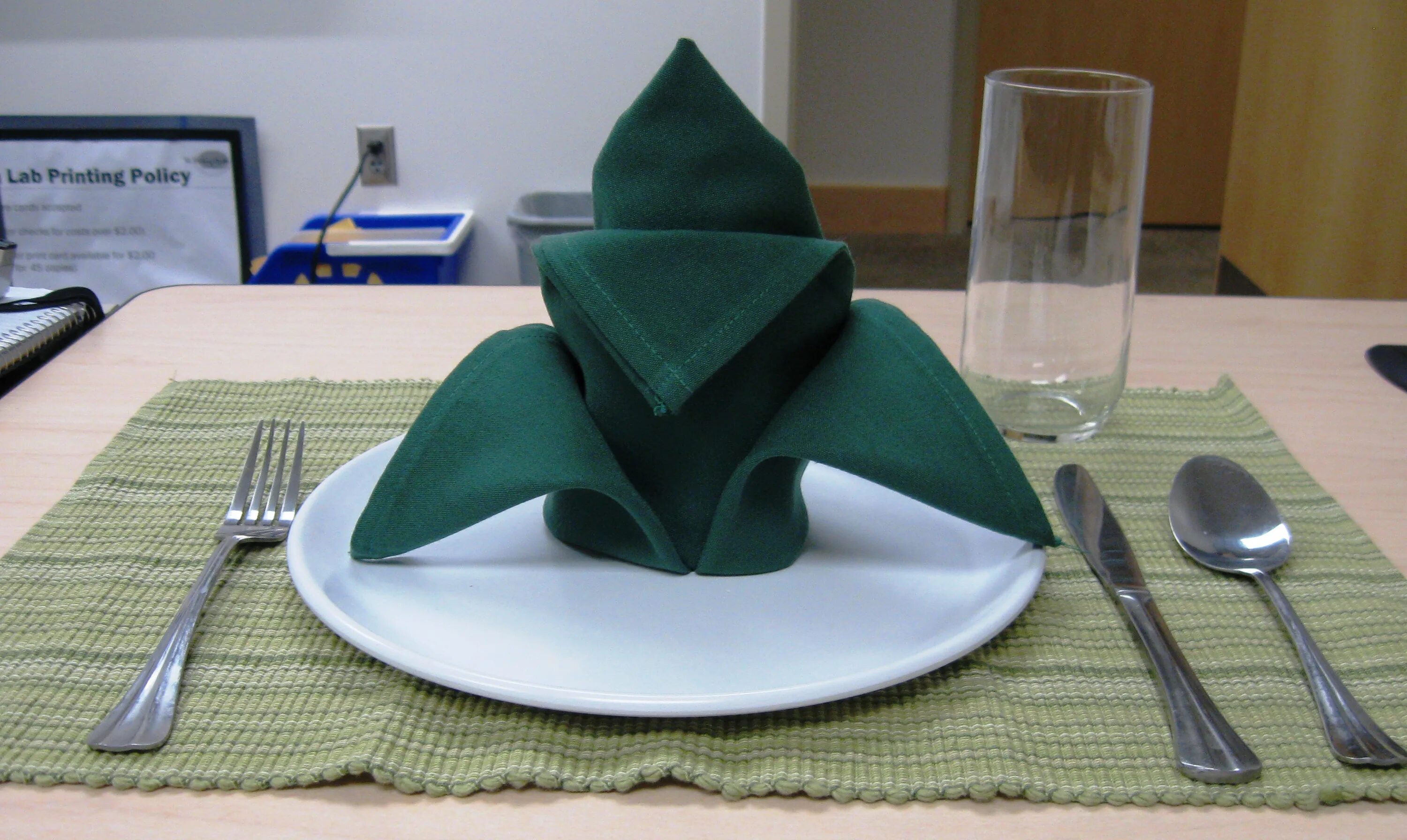 DIY Tischdeko mit Serviettenformen - ZENIDEEN Diy table decor, Napkin folding, N