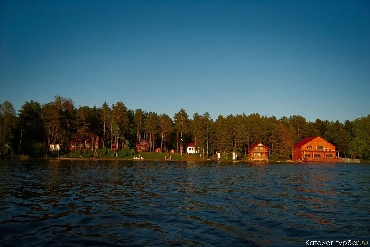 тридевятое царство чудское озеро. чудское озеро самолва. чудское подворье в спицино озеро. псковско-чудское озеро база отдыха. алоль турбаза в псковской.